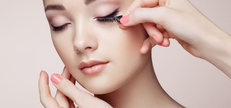 7 Best Ways to Remove Eyelash Glue